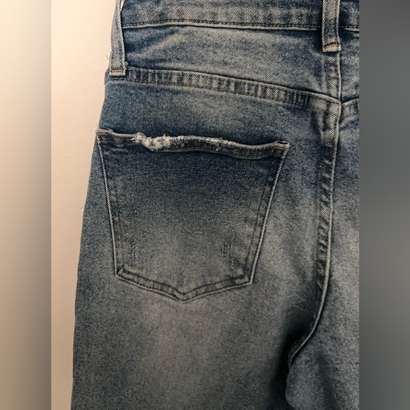 PISTOLA 26 women’s medium wash Nico High Rise Mom Jean Half Court - Picture 12 of 15